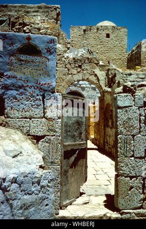 Alte Stadt, alte moderne Viertel: Türöffnung Dekorationen für einen Mann von Hadj nach Mekka, Jerusalem, Israel zurück Stockfoto