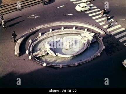 La Barcaccia Brunnen, Piazza di Spagna, Rom, Italien. . In 1627-29 gebaut Stockfoto