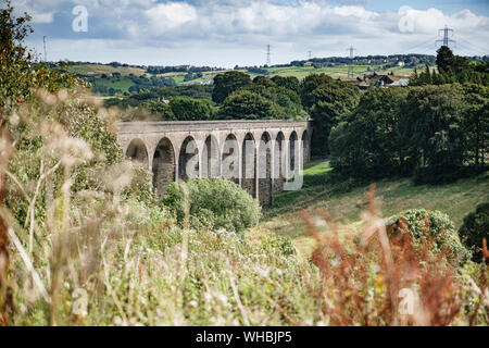 Thornton Viadukt Teil der Great Northern Railway Trail, der an Queensbury, Bradford, West Yorkshire, UK startet Stockfoto