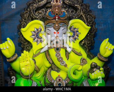 Lord Ganesh idol Vorbereitung für Festival in Indien Stockfoto