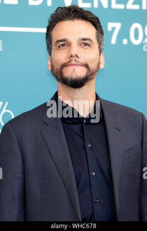 Venedig, Italien. 01 Sep, 2019. Wagner Moura am Photocall "Wasp Network" auf der Biennale in Venedig 2019/76 th Venice International Film Festival im Palazzo del Casino. Venedig, 01.09.2019 | Verwendung der weltweiten Kredit: dpa/Alamy leben Nachrichten Stockfoto