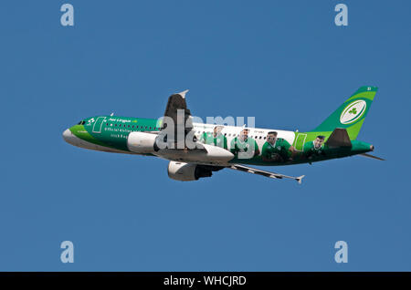 Aer Lingus Airbus A 320-214, Gatwick, GROSSBRITANNIEN Stockfoto