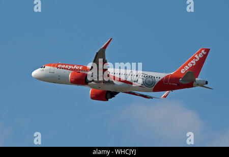 Easyjet Airbus A 320-100 Neo, Gatwick, GROSSBRITANNIEN Stockfoto