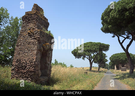 Appaian Weg mit alten Grab in Rom, Italien Stockfoto