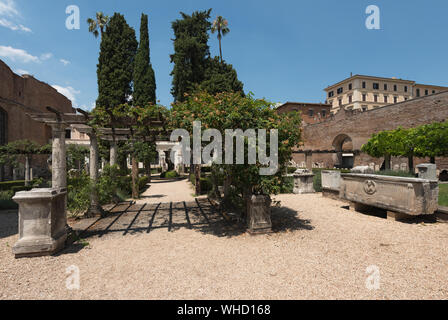 Garten des Nationalmuseums von Rom und Diokletiansthermen, Rom, Italien Stockfoto