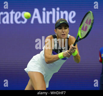 New York, USA. 2. September, 2019. . New York Flushing Meadows US Open 2019 02/09/19 Tag 8 Belinda Bencic (SUI) in der vierten Runde Foto Anne Parker International Sport Fotos Ltd/Alamy leben Nachrichten Stockfoto