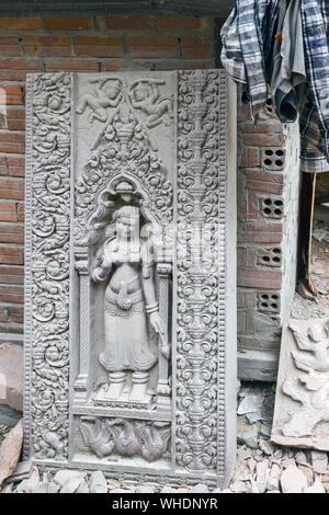 Legale Kopien von bas-relief der Tempel in eine Skulptur Workshop in Siem Reap, Kambodscha Stockfoto