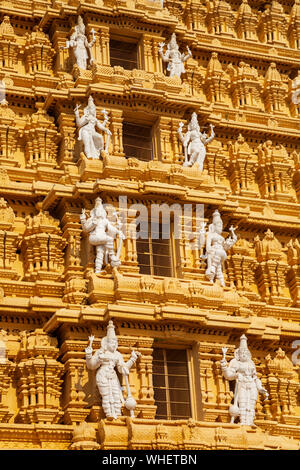 Chamundeshwari Tempel ist ein Hindu Tempel auf der Spitze des Chamundi Hills in der Nähe von Mysore in Indien Stockfoto