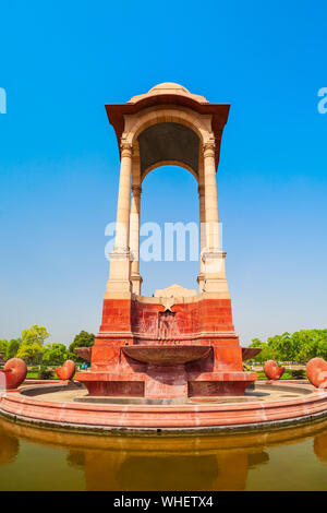 India Gate und Vordach ist ein kriegerdenkmal am Rajpath in Neu Delhi, Indien Stockfoto