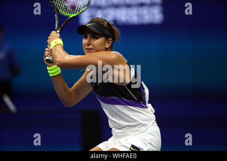 New York, Vereinigte Staaten. 02 Sep, 2019. Flushing Meadows, New York, Vereinigte Staaten - 2 September, 2019. Belinda Becic der Schweiz rserving während Ihrer umgekippt Sieg über Nummer 1 Samen, Naomi Osaka in die vierte Runde bei den US Open. Quelle: Adam Stoltman/Alamy leben Nachrichten Stockfoto