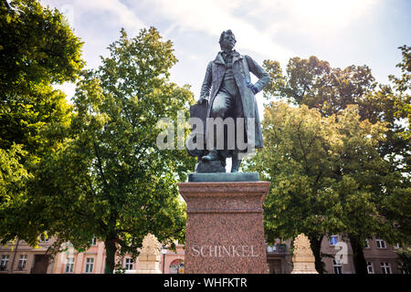 Schinkel Statue in Neuruppin Stadt Brandenburg Deutschland Stockfoto