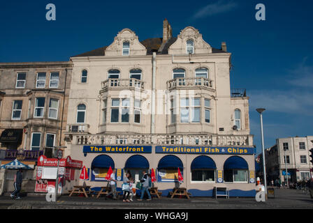 Fisch und Chip Shop an der Marine Parade, Weston-Super-Mare, Somerset, England Großbritannien Stockfoto