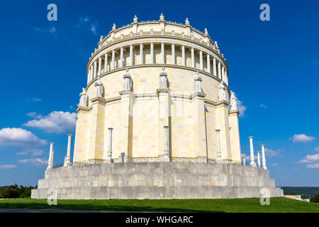 Kelheim, Deutschland - 31. August 2019: Befreiungshalle Kelheim, Befreihungshalle, während der sonnigen Tag im August Stockfoto