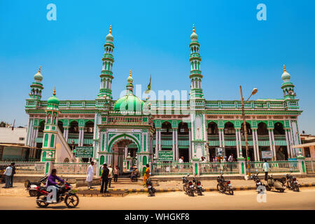 MYSORE, INDIEN - 25. MÄRZ 2012: Masjid-e-Azam oder Masjid E Azam ist die grösste Moschee in der Stadt Mysore in Indien Stockfoto