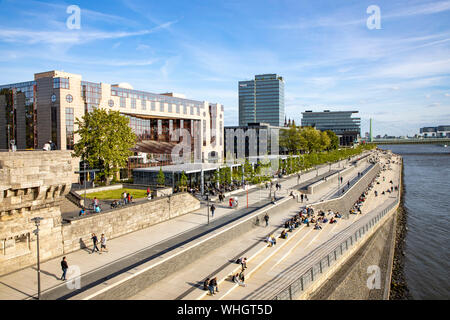 Köln, am rechten Ufer des Rheins, Köln Deutz, mit dem Rheinboulevard, Hyatt Hotel, Deutzer Brücke, Lanxess Hauptsitz, Deutschland Stockfoto