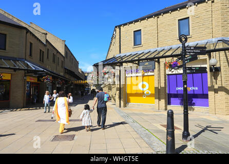 Die Woolshops Einkaufszentrum, wo im Mittelalter, Wolle gekauft wurde und von der nahe gelegenen Bauern verkauft, in Halifax, Großbritannien Stockfoto