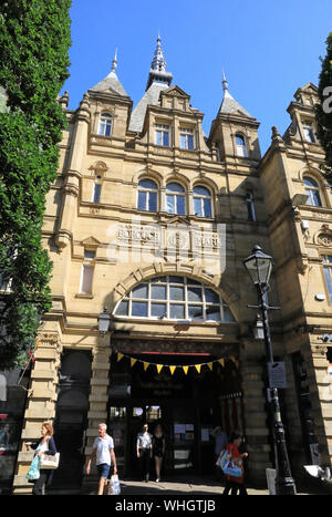 Borough Market, einem traditionellen viktorianischen Markthalle im Zentrum von Halifax, West Yorkshire, UK Stockfoto