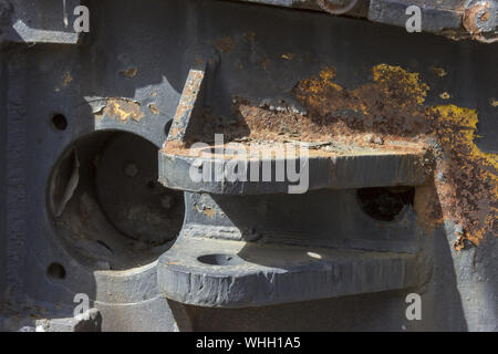Alten rostigen Flansch auf Bergbau Maschine im Freien Stockfoto