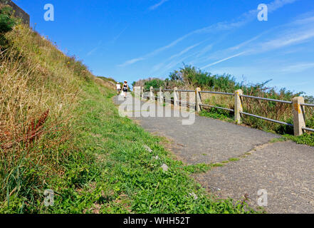 Zugang zum Strand Gangway von der Klippe am westlichen Ende der Küstenort Mundesley, Norfolk, England, Vereinigtes Königreich, Europa. Stockfoto