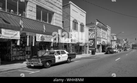 Downtown Mount Airy ('Mayberry') auf der Main Street in Mount Airy, North Carolina Stockfoto