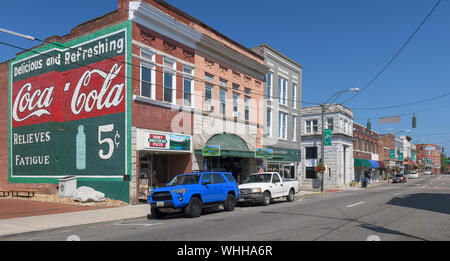 Downtown Mount Airy ('Mayberry') auf der Main Street in Mount Airy, North Carolina Stockfoto