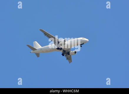 Getjet Airlines (ein Leasing- und Charterunternehmen mit Hauptsitz in Vilnius, Litauen), Airbus A320-214 Stockfoto