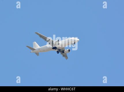 Getjet Airlines (ein Leasing- und Charterunternehmen mit Hauptsitz in Vilnius, Litauen), Airbus A320-214 Stockfoto