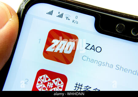 Zao App auf dem Bildschirm des Smartphones. Zao ist derzeit einer Zahl eine unterhaltsame App in China. Stockfoto