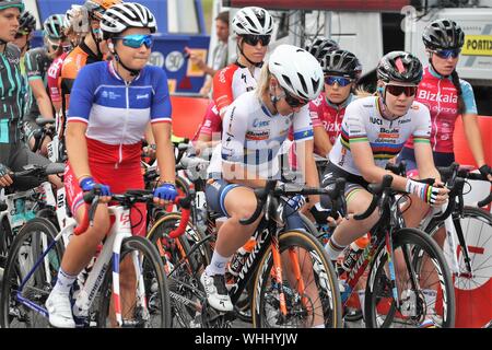 Jade Wiel in Team FDJ Nouvelle Aquitaine, Amy Pieters und Anna Van Der Breggen in Team Boens Dolmans Radfahren beim Radfahren Grand-Prix de Plouay - Lorient Agglo - Frauen der Welttournee 2019, Plouay - Plouay (128 Km), am 31. August - Foto Laurent Lairys/DPPI Stockfoto