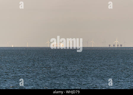 MV Viking Sun Kreuzfahrt auf der Themse, Thames Estuary, aus Southend On Sea, Essex, Großbritannien betrieben von Viking Kreuzfahrten zum Meer Stockfoto