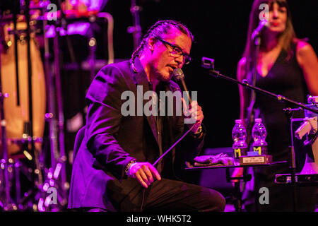 Mailand Italien. 02.September 2019. Der amerikanische Singer/Songwriter und Schauspieler Mike Patton führt live auf der Bühne des Teatro degli Arcimboldi während der 'mondo Cne-Tour 2019". Stockfoto