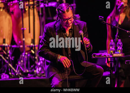 Mailand Italien. 02.September 2019. Der amerikanische Singer/Songwriter und Schauspieler Mike Patton führt live auf der Bühne des Teatro degli Arcimboldi während der 'mondo Cne-Tour 2019". Stockfoto