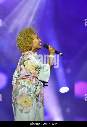 Artist Emeli Sande, führt zu einem ausverkauft Mayfield Depot am2019 Manchester Pride Live Event. Stockfoto