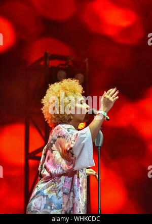 Artist Emeli Sande, führt zu einem ausverkauft Mayfield Depot am2019 Manchester Pride Live Event. Stockfoto