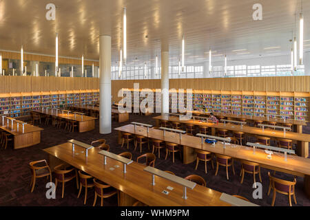 Lesesaal im modernen James B. Hunt Jr Bibliothek auf dem Campus der North Carolina State University in Raleigh, North Carolina Stockfoto