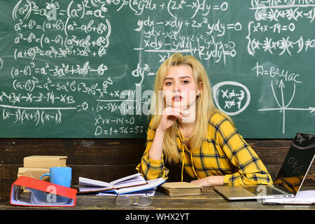 Große Lehrer nicht nur ihre Sache, sondern Liebe die Freude mit den Studenten zu teilen Liebe. Student ist sich bewusst, dass er ein wichtiger Teil der Gruppe. Wunder Stockfoto