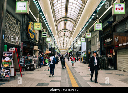 Sapporo, Japan - Jul 2, 2019. Berühmte Einkaufspassage in Sapporo, Japan. Sapporo ist die Hauptstadt von den Bergen der nördlichen Insel Hokkaido. Stockfoto