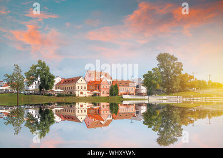 Zwei Türme am Bahnhof Platz City Gates Minsk Belarus Stockfoto