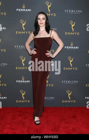 Los Angeles, CA. 28 Aug, 2019. Cait Fairbanks in der Ankunftshalle für die 71 Emmy Awards Saison Tagesfernsehen Akademie Rezeption - Teil 2, Wolf Theater am Saban Media Center, Los Angeles, CA August 28, 2019. Credit: Priscilla Grant/Everett Collection/Alamy leben Nachrichten Stockfoto