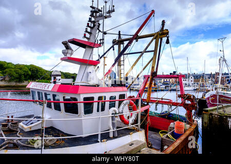 Fischerboote in den Hafen von Stornoway auf der Insel Lewis, Äußere Hebriden, Schottland Stockfoto