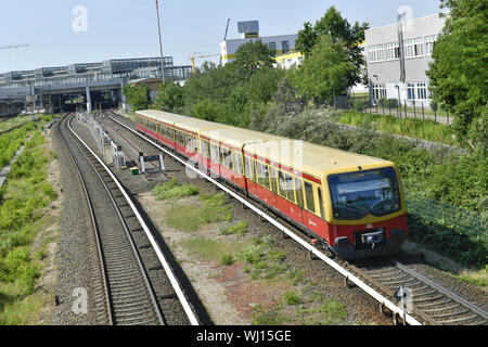 Berlin, Deutschland, Linie, Sbahn, S-Bahn, Sbahnhof, S-Bahnhof, Schienenverkehr, der Schönheit der Berge, Schöneberger, der Schönheit der Berge, Sch Stockfoto