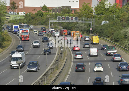 A100, A100, Auto, Autobahn, Autos, Autoverkehr, Berlin, Deutschland, dem Sächsischen Dam, Stadt, Straße, Stadt, Straße, Straße, Verkehr, Verkehr, Verkehr, Beau Stockfoto