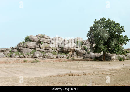 Querformat von trockenen Hügelland von Chota Nagpur Plateau von Jharkhand Indien. Bodendegradation geschehen durch den Klimawandel, die Auswirkungen der landwirtschaftlichen Stockfoto