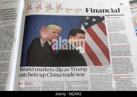 "Die Weltmärkte dip als Trumpf Ratschen bis China trade Krieg' Guardian Artikel im finanziellen Bereich August 2019 London England Großbritannien Stockfoto