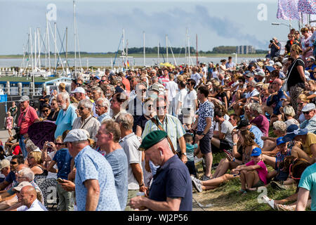 Terneuzen, Niederlande. 31 Aug, 2019. TERNEUZEN - 31-08-2019, Feier 75 Jahre Freiheit. Zuschauer. Credit: Pro Schüsse/Alamy leben Nachrichten Stockfoto