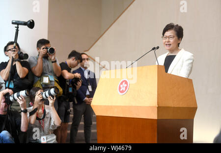 (190903) - HONGKONG, Sept. 3, 2019 (Xinhua) - Chief Executive von China's Hong Kong Special Administrative Region (HKSAR) Carrie Lam spricht auf einer Pressekonferenz in Hong Kong, South China, Sept. 3, 2019. Angesichts der eskalierenden Gewalt in Hongkong, die Mehrheit der Menschen in Hongkong und die Regierung der SAR Hongkong auf, teilen die Priorität "die Gewalt zu beenden und die Ruhe in der Hong Kong Gesellschaft wiederherzustellen", erklärte Lam. Um das Ziel zu erreichen, die Rechtsstaatlichkeit muss gewahrt rechtswidrige Handlungen zu verarbeiten zu können, sagte Flucht, Hinzufügen, dass der Dialog mit allen Bereichen des Lebens in Hongkong, vor allem mit der jungen Generation, ist die b Stockfoto