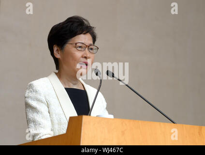 (190903) - HONGKONG, Sept. 3, 2019 (Xinhua) - Chief Executive von China's Hong Kong Special Administrative Region (HKSAR) Carrie Lam spricht auf einer Pressekonferenz in Hong Kong, South China, Sept. 3, 2019. Angesichts der eskalierenden Gewalt in Hongkong, die Mehrheit der Menschen in Hongkong und die Regierung der SAR Hongkong auf, teilen die Priorität "die Gewalt zu beenden und die Ruhe in der Hong Kong Gesellschaft wiederherzustellen", erklärte Lam. Um das Ziel zu erreichen, die Rechtsstaatlichkeit muss gewahrt rechtswidrige Handlungen zu verarbeiten zu können, sagte Flucht, Hinzufügen, dass der Dialog mit allen Bereichen des Lebens in Hongkong, vor allem mit der jungen Generation, ist die b Stockfoto