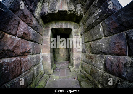 Im Inneren Stoodley Hecht Denkmal, oben Todmorden, Calderdale, West Yorkshire, England. Stockfoto