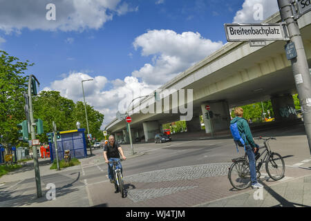 Auto, Autobahn, Landstraße Brücke, Autos, Motor Verkehr, Bau Sünde, Berlin, breiten Bach Ort, Bridge, Bridge, Dahlem, Dahlemer, Deutschland, Nasti Stockfoto