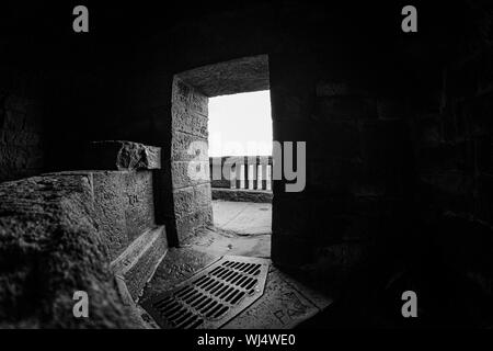 Im Inneren Stoodley Hecht, auf die Pennine Way, Calderdale, steht über die Städte Hedbden Brücke und Todmorden in Calderdale, West Yorkshire, England. Stockfoto